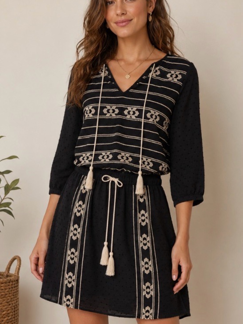 THML Boho Southwestern Embroidered Peasant Dress M Tassel Drawstring Mini